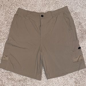 Men’s Magellan khaki fishing shorts